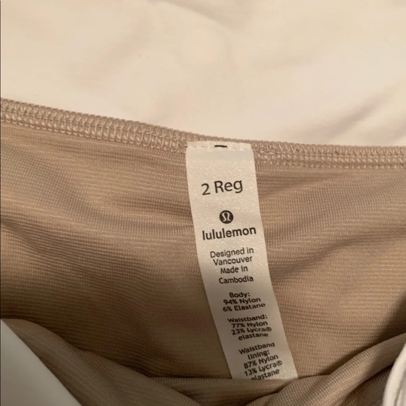 SOLD. Lululemon speed short size 2 - Picture 4 of 4